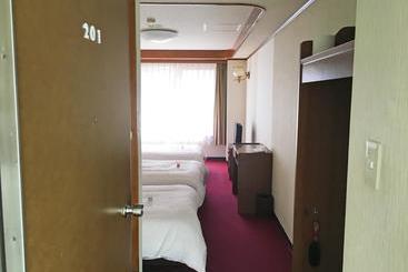 هاستل Royal Inn Nara