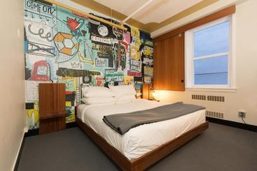 Crash Hotel Downtown Edmonton