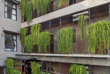 בית מלון כפרי The Aswana Seminyak