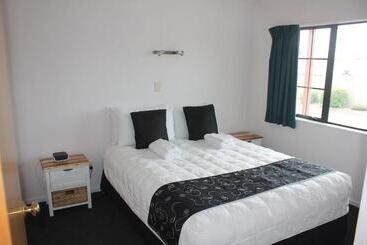 Kiwi Court Motel