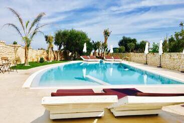 צימר Carone Suite   Charme & Pool