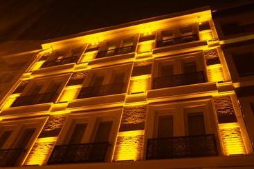 تختخواب و صبحانه Vip Suit