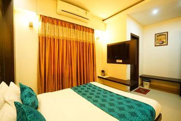 هتل Aarya Inn