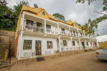 هتل Albertine Tourist Resort