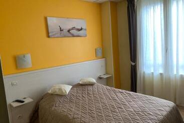 ホテル Au Vieux Puits