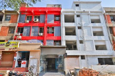 בית מלון כפרי Mid  Way Inn