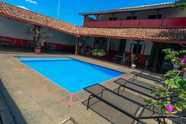 فندق صغير Hostal Lazybones