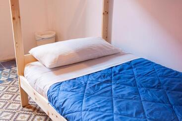 住宿加早餐  Bed In Girona