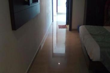 هتل Lalitha Inn