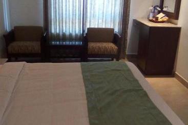 هتل Lalitha Inn