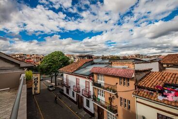 هتل San Rocke House