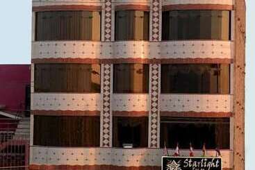 ホテル Starlight Inn