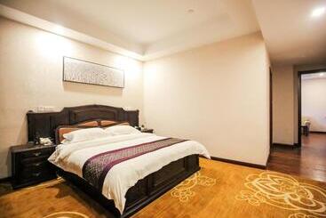 New Knight Royal Hotel Airport And International Resort