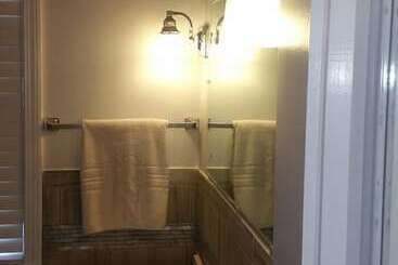 Château Sur Mer Bed & Breakfast