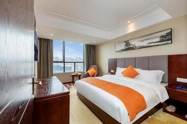 酒店 Huzhou Wealth