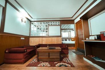 فندق Yangthang Dzimkha Resort