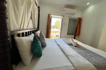 Jaisalmer Hostel Crowd