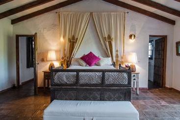 تختخواب و صبحانه Rancho Del Inglés