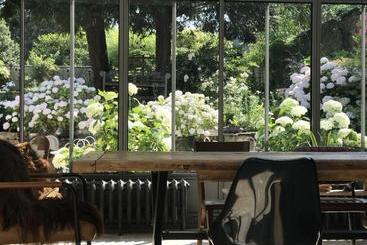 تختخواب و صبحانه Villa Cambette