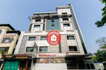 Отель Cochin City Residency