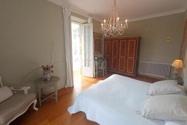 هتل Hosteria De Arnuero