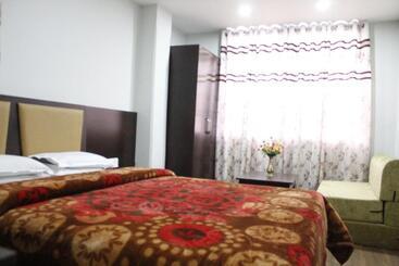 בית מלון כפרי Kasturi