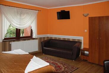 호텔 Restauracja Redos