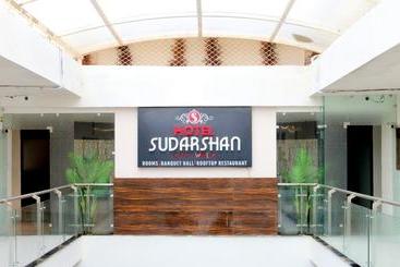 בית מלון כפרי Sudarshan City Walk