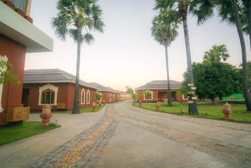 هتل Dormitory @ Westay Bagan Lotus