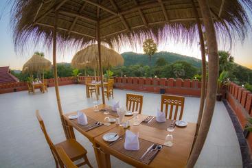 هتل Dormitory @ Westay Bagan Lotus