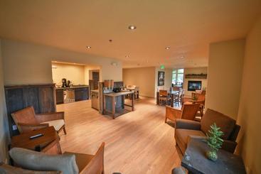 مُتل Trailhead Inn