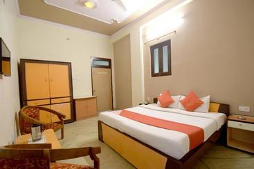 هتل Sky Inn