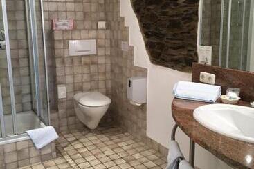 Отель Springiersbacher Hof