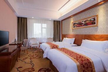 Vienna Hotel Chaoyang High Speed Train Station