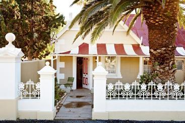 فندق Lord Milner