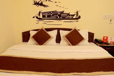 هتل Oyo Room Nims Kukas