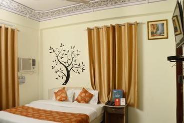 هتل Oyo Room Nims Kukas