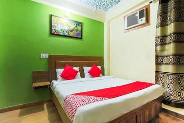 هتل Oyo Room Nims Kukas