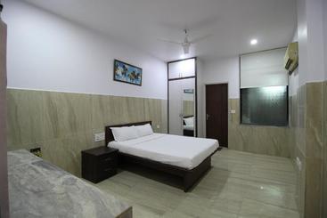 هتل Spot On 38402  Rsp Royals Resort