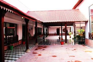 호텔 The Grand Midway