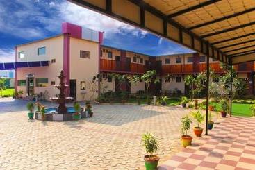 استراحتگاه Jps Residency