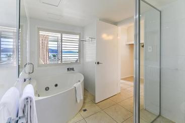 Lagoon Apartments On Hamilton Island By Hiha