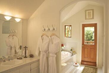 مبيت وإفطار Arch Cape Inn And Retreat