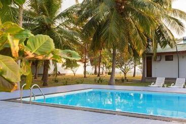 住宿加早餐  Pearl Oceanic Resort   Trincomalee