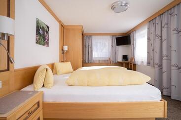 تختخواب و صبحانه Pension Sonnenheim