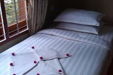 هتل Baobabed Hostel Bagan@ Bagan May