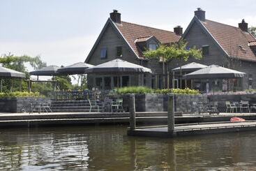 Отель Marenland Winsum