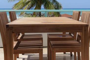 استراحتگاه Tyne Beach Terrace Apartments