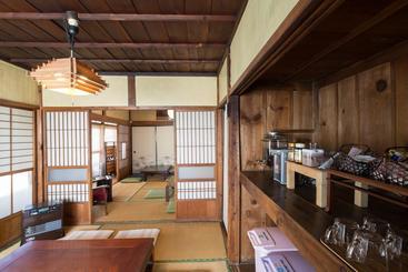 هاستل Maisan Chi Guesthouse & Cafe