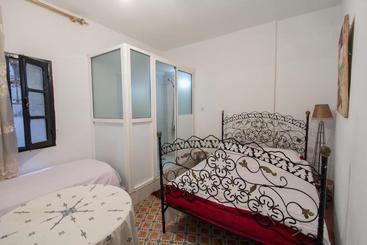 تختخواب و صبحانه Pension Kawtar